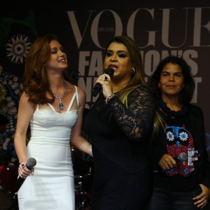  Marina Ruy Barbosa cantou ao lado de Preta Gil no&amp;nbsp;Vogue Fashion&#039;s Night Out 