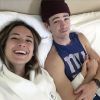 Grant Gustin, de "The Flash", pediu LA Thoma em casamento em abril de 2017