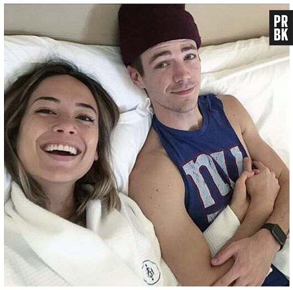 Grant Gustin, de "The Flash", pediu LA Thoma em casamento em abril de 2017