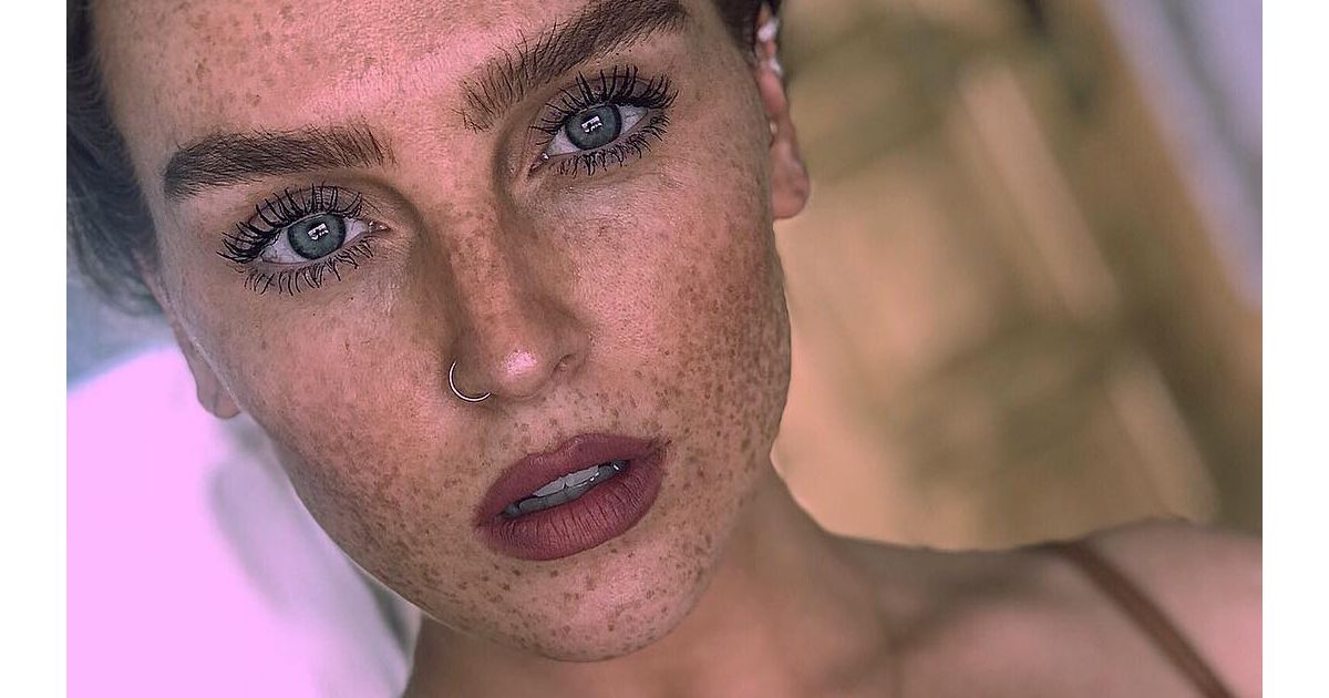 Do Little Mix, Perrie Edwards mostra todas as suas sardas