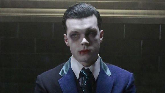 Não vamos ver Jeremiah se transformando completamente em Coringa no final de "Gotham"!