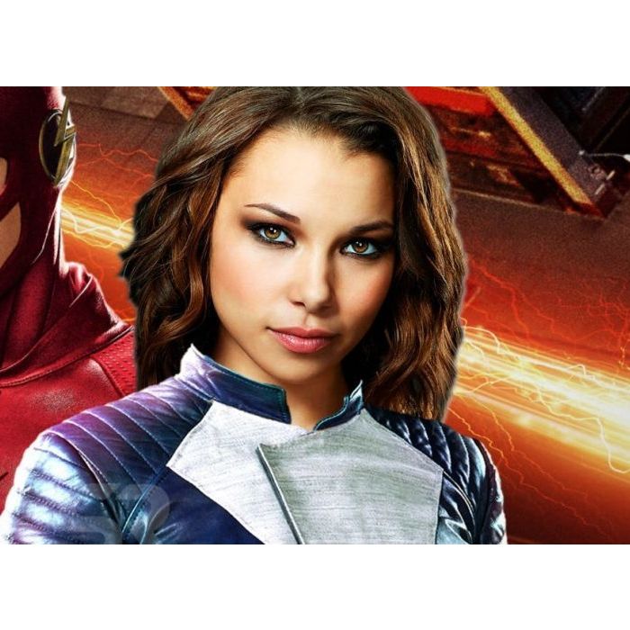 Em &quot;The Flash&quot;, enquanto Barry (Grant Gustin) resolve questão com metahumanos, Nora (Jessica Parker Kenedy) salva Iris (Candice Patton)
