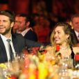 Miley Cyrus e Liam Hemsworth estão muito felizes, né?