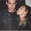 Miley Cyrus diz que suas novas músicas serão parecidas com "Nothing Breaks Like A Heart", parceria com Mark Ronson