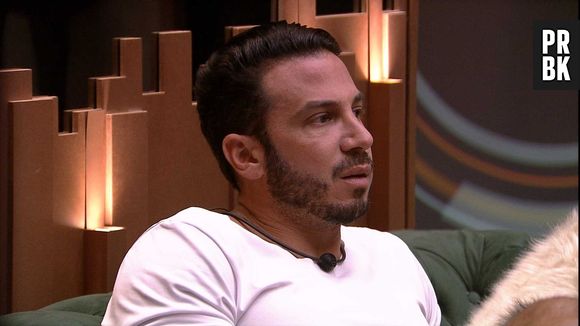 No "BBB19", Gustavo e Diego concordam com Tereza de que Alan e Hana devem ser emparedados