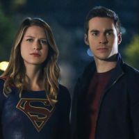 Supergirl e Mon-El estão noivos, só que na vida real: sim, Melissa Beinost e Chris Wood vão se casar