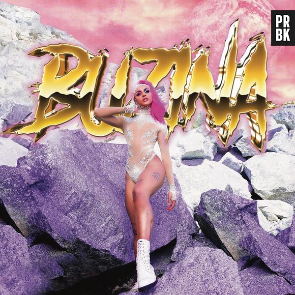 Pabllo Vittar arrasa na coreografia no clipe de "Buzina"