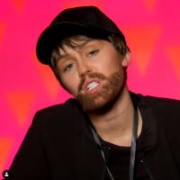 Miley Cyrus se transformou em um rapaz durante participação na 11ª temporada de "RuPaul's Drag Race"