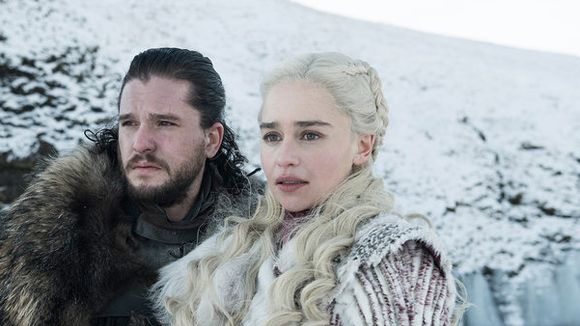 Daenerys, Jon Snow, Arya, Sansa e mais personagens de "Game of Thrones" estampam capa de revista