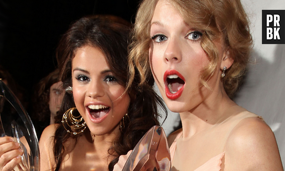 Selena Gomez compareceu ao programa americano "The Talk" e teceu elogios à amiga Taylor Swift