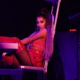 Fãs piram com performance de música inédita em um dos shows da Ariana Grande na "sweetener tour"