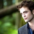 Robert Pattinson parou para assistir um dos filmes da saga "Crepúsculo" de novo e contou o que achou