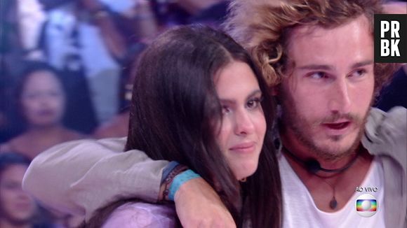 Alan e Hana conversam e se abraçam no fim do "BBB19"