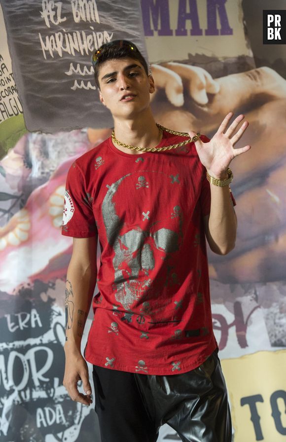 "Malhação - Toda Forma de Amar": Tatoo (Caian Zattar) adora passinhos de funk e faz estilo "bad boy"