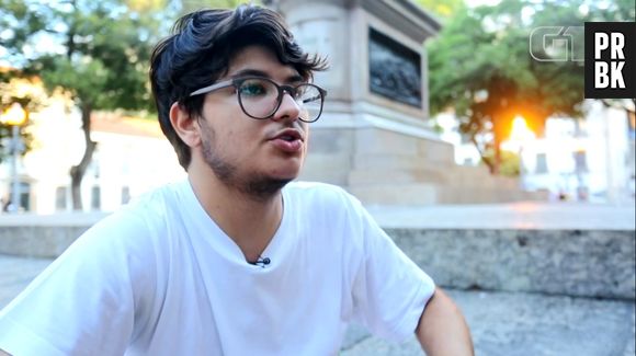 Thiago Peniche, de 21 anos, cria curso de inglês gratuito para transsexuais e travestis em igreja do Rio