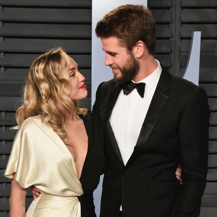 Liam Hemsworth é sempre o centro dos olhares de Miley Cyrus