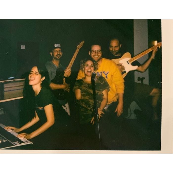 Camila Cabello está em estúdio gravando o seu novo disco