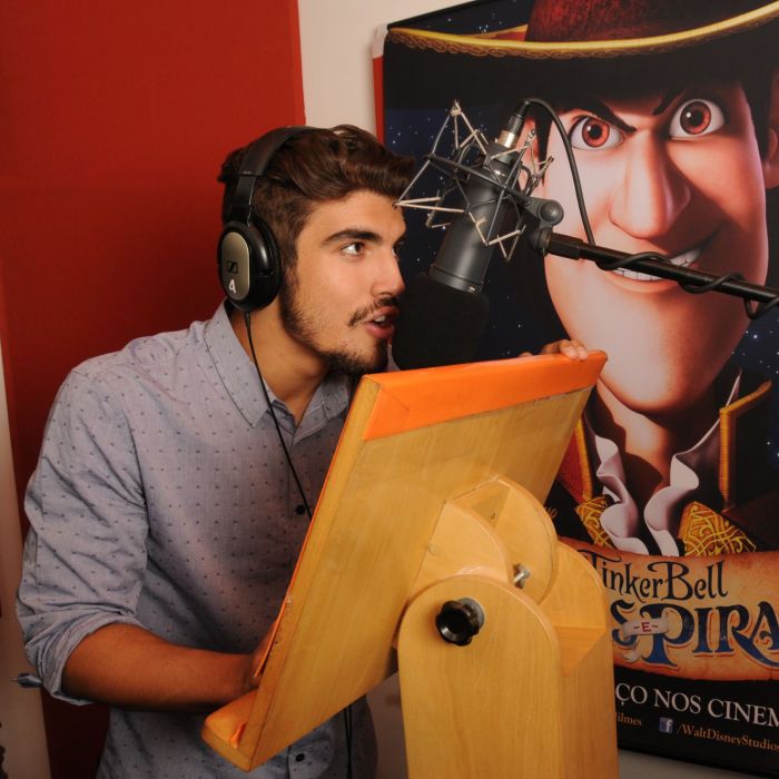 Caio Castro, além de gato, ainda arrasou como dublador em &quot;Tinker Bell: Fadas e Piratas&quot; (2014)