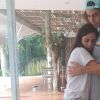 Tatá Werneck se emocionou ao sentir sua filha, fruto do relacionamento com Rafael Vitti, chutando pela primeira vez