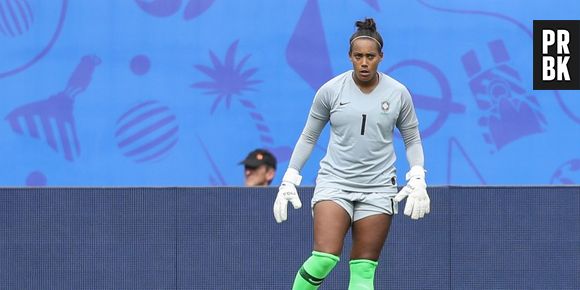 Copa do Mundo Feminina: goleira da Seleção Brasileira, Bárbara estuda Enfermagem