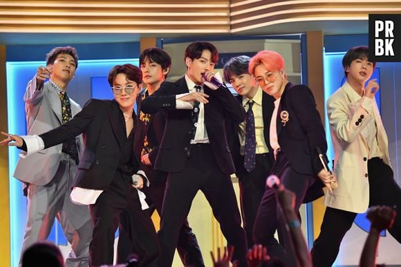 Fãs se emocionam com experiência do BTS World