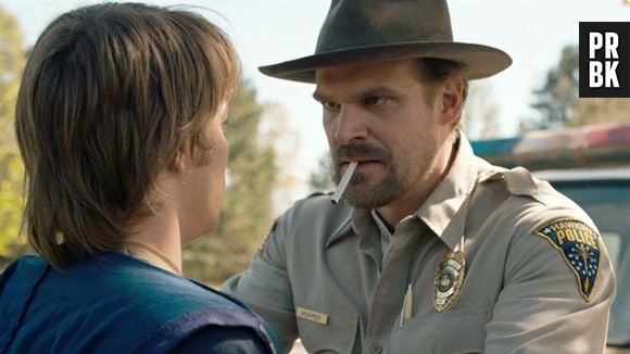 Após reclamações, Netflix resolve evitar cenas com cigarros em "Stranger Things" e outras séries