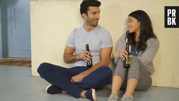 Final "Jane the Virgin": Alguns acontecimentos podem atrapalhar o casamento Jane (Gina Rodriguez) e Rafael (Justin Baldoni)