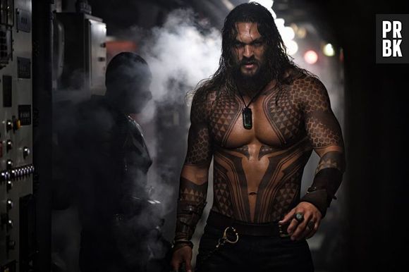 Jason Momoa faz protesto contra construção de telescópio em Mauna Kea, cidade do Havaí