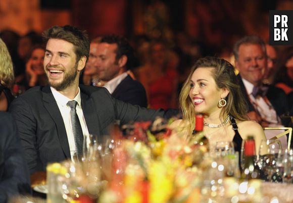 Fonte afirma que Miley Cyrus está aliviada e feliz após divulgar sobre separação de Liam Hemsworth