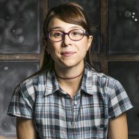 Daphne Bozaski diz que fãs vão ficar em choque com spin-off "As Five": "Elas cresceram"