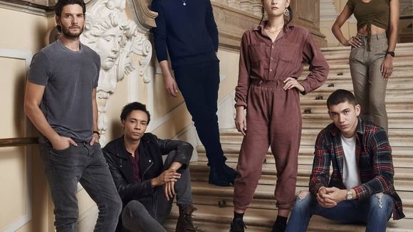 Netflix revela elenco da adaptação da trilogia "Sombra e Ossos" e Ben Barnes será o vilão!