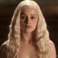 "Game of Thrones": Emilia Clarke diz que foi pressionada para fazer as cenas de nudez na série