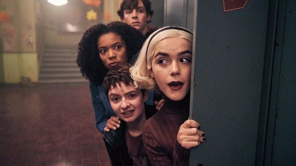 "O Mundo Sombrio de Sabrina": 3ª temporada terá novos personagens misteriosos. Veja imagens!