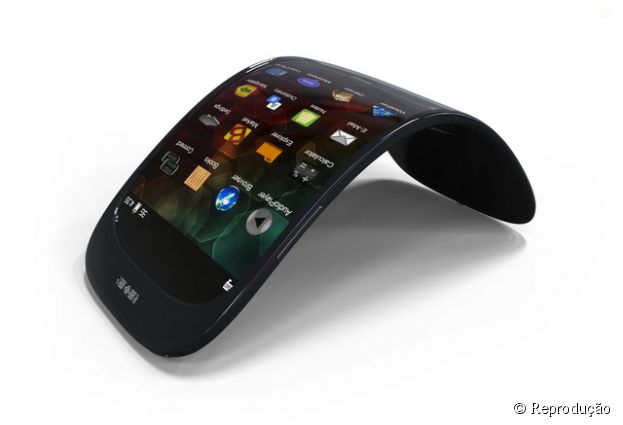 Samsung quer lan&ccedil;ar smartphone flex&iacute;vel em 2015