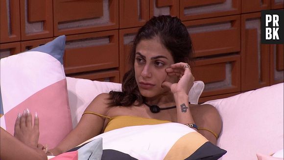 "BBB20": Mari descobre plano de ser queimada pelos brothers e chora