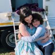 "A Barraca do Beijo 2": olha que fofinhos o Carson White e a Meganne Young se abraçando!