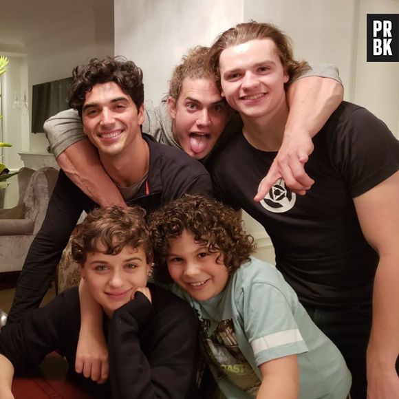 "A Barraca do Beijo 2": Joey King, Joel Courtney, Taylor Perez, Joshua Eady e Carson White super fofinhos nos bastidores