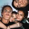 "A Barraca do Beijo 2": Joey King, Joshua Eady, Evan Hengst e Ariana Guido ficaram bem amigos, né?