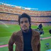 Luan Santana prometeu fazer uma viagem pela sua carreira na live deste domingo (26)