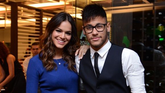 Bruna Marquezine e Neymar Jr. são eleitos jovens mais poderosos do Brasil!