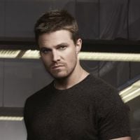 Na 3ª temporada de "Arrow": Oliver tem um filho e não faz a menor ideia!