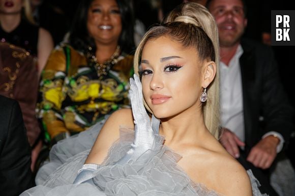 Ariana Grande anuncia álbum novo para este mês de outubro