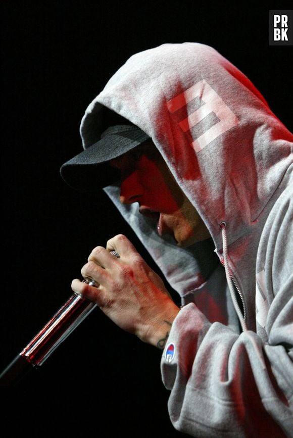 Eminem faz mais uma parceria musical com Rihanna e hit entra para ranking da Billboard