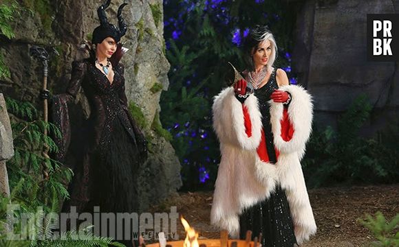 Malévola (Kristin Bauer), Cruella (Victoria Smurfit) se juntam em "Once Upon a Time"