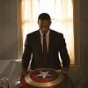 Em "Falcão e o Soldado Invernal", Sam (Anthony Mackie) enfrenta uma batalha interna para aceitar o manto do Capitão América
