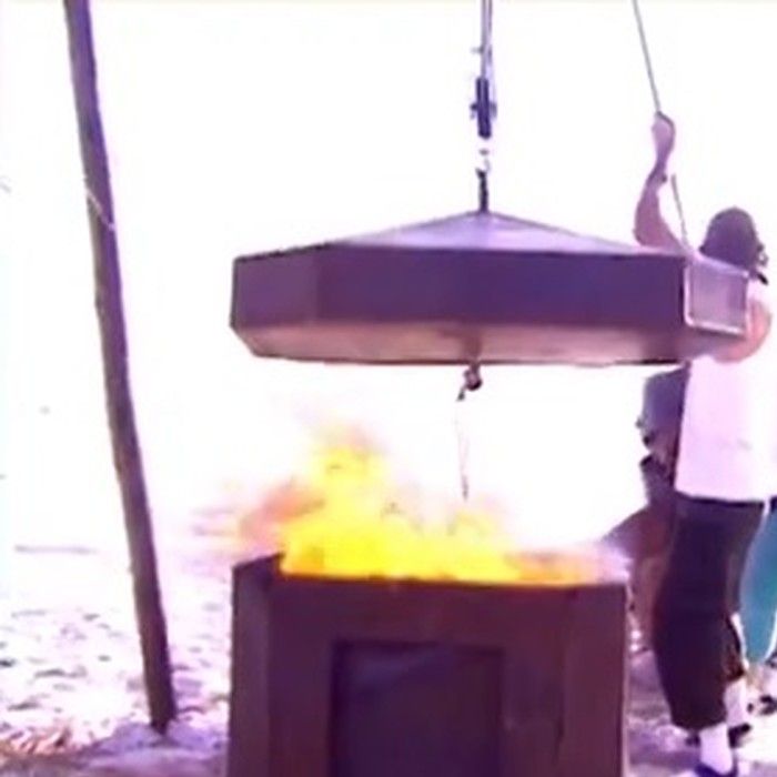 &quot;No Limite&quot;: participantes tinham que segurar tampa de caldeirão de fogo com cerca de 150kg