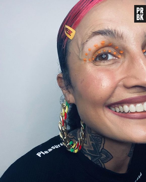 A beauty artist Carla Biriba já apostou em delineados com pontinhos; veja mais ideias