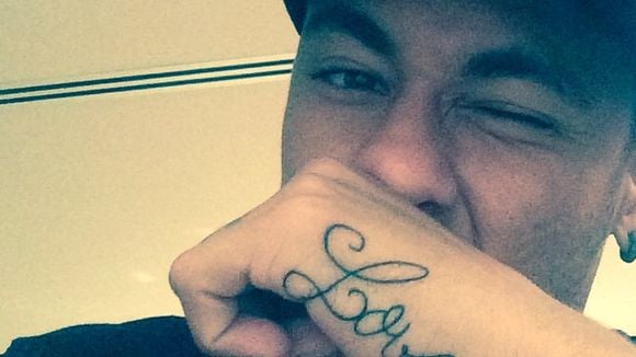 De Neymar Jr. a Lady Gaga: Relembre as tatuagens dos famosos em 2014!