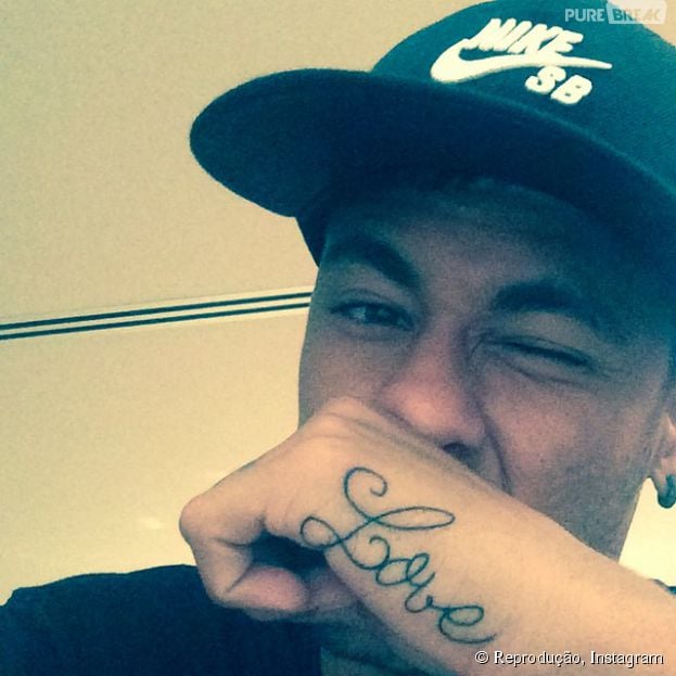 Neymar Jr. mostrou sua nova tatuagem para os seguidores do Instagram em agosto desse ano