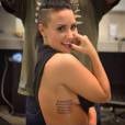 Demi Lovato optou por riscos simples em sua costela